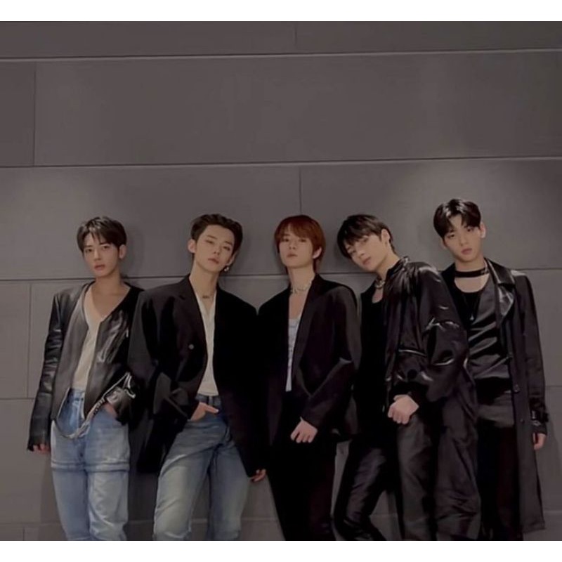 TXT THE CHAOS CHAPTER FIGHT OR ESCAPE SIGNED ALBUM TXT BEOMGYU YEONJUN SOOBIN HUENINGKAI TAEHYUN PHO