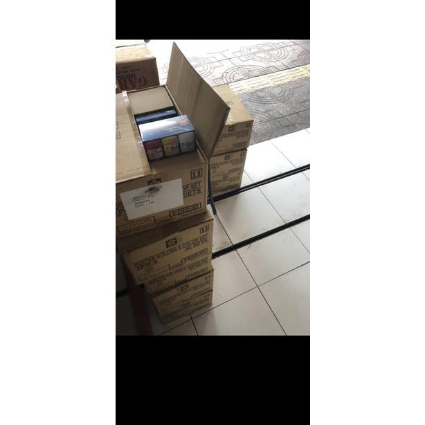 

Cat sakura 30 ml set isi 6