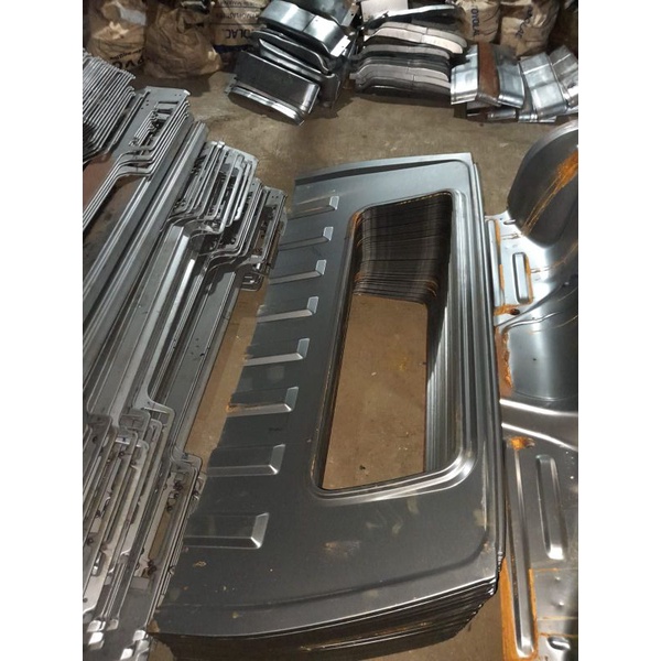 sandaran panel belakang Mitsubishi l300 original