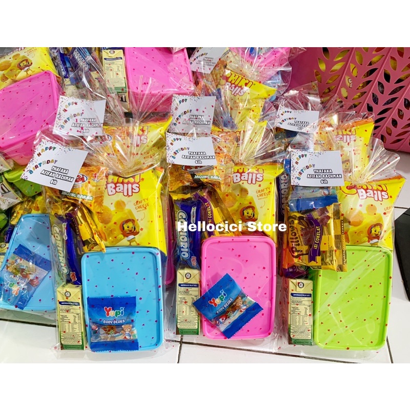 

PARACEL BINGKISAN SNACK + LUNCH BOX MILAN KEMASAN ULTAH