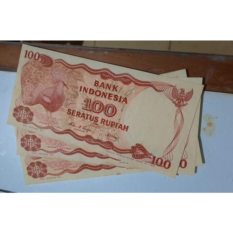 Uang Kertas kuno 100 Rupiah Tahun 1984 Asli