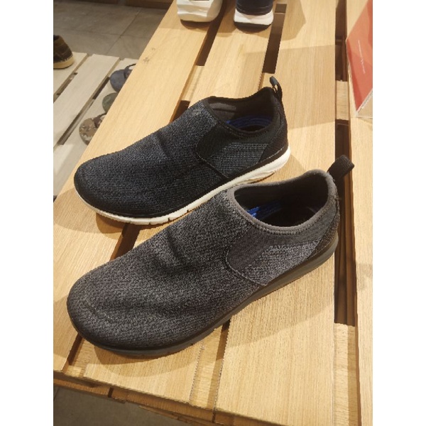 SepatuSlipOnPriaHushPuppies