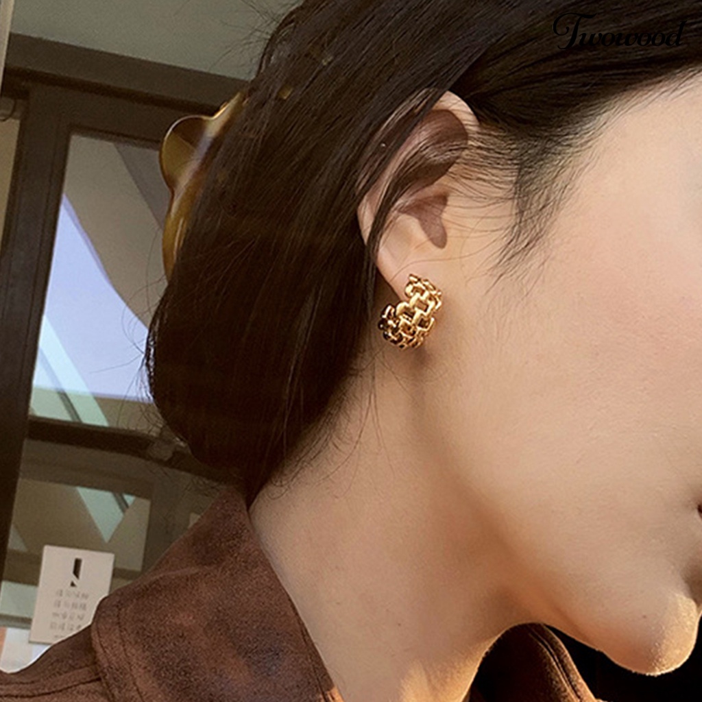 1 Pasang Anting Stud Hypoallergenic Model Setengah Lingkaran Warna Emas Untuk Wanita