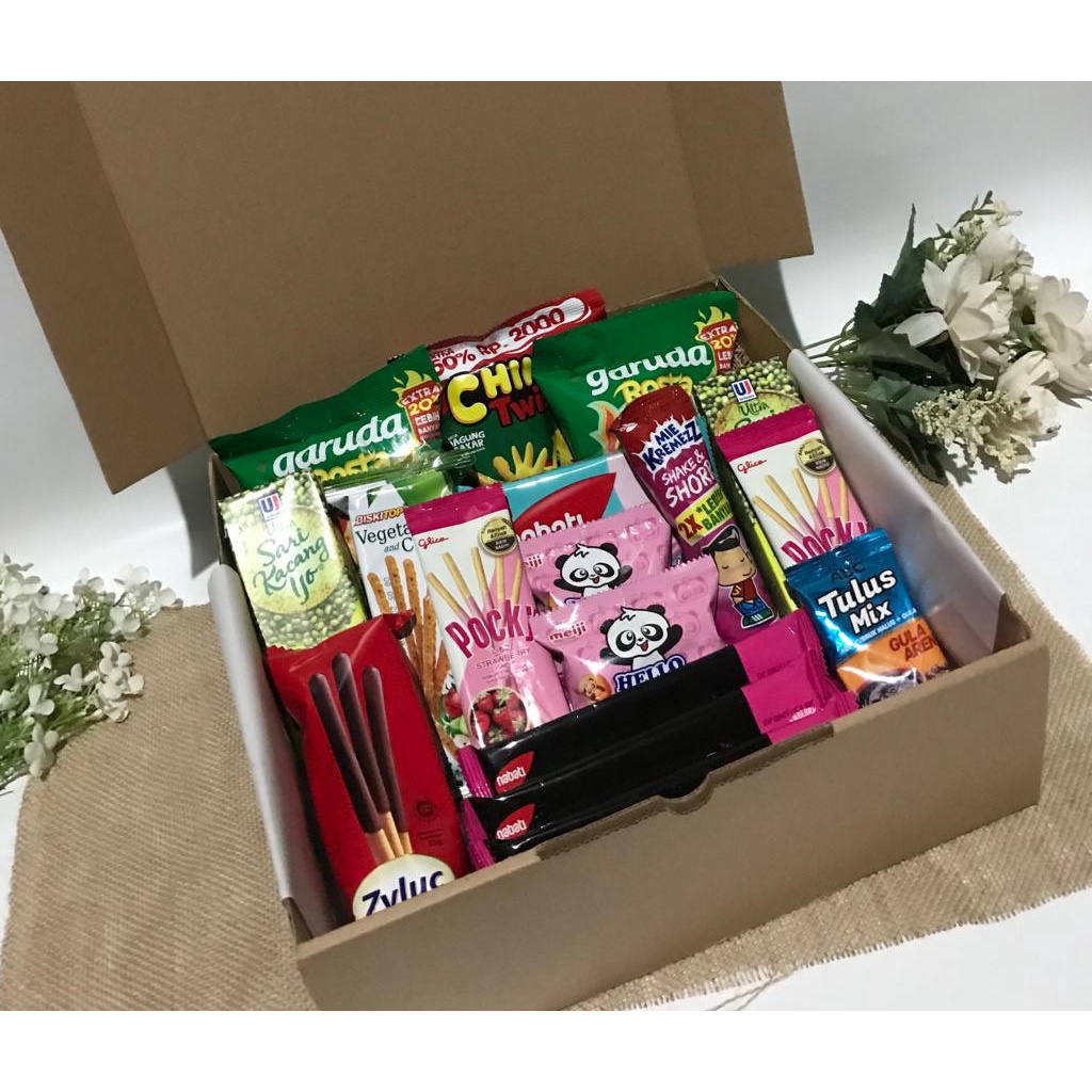 

Premium Hampers - BOX BESAR snack ulang tahun - hadiah ulang tahun - hadiah wisuda - snack box - gift box