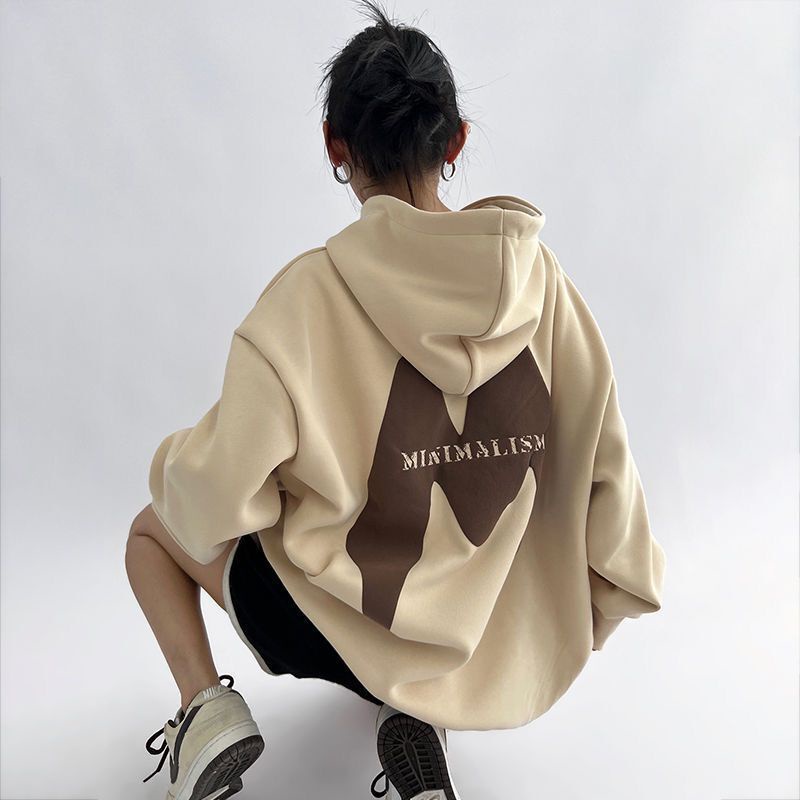 2022 Musim Gugur dan Musim Dingin Desain Baru Rasa M Surat Dicetak Berkerudung Sweater Wanita Longgar Plus Beludru Tebal Pasang Nasional merek Hoodie