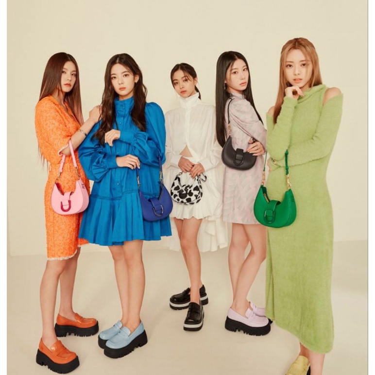 10.10 SALE | CK Itzy Gabine Belted Hobo Bag GIFTSET include box