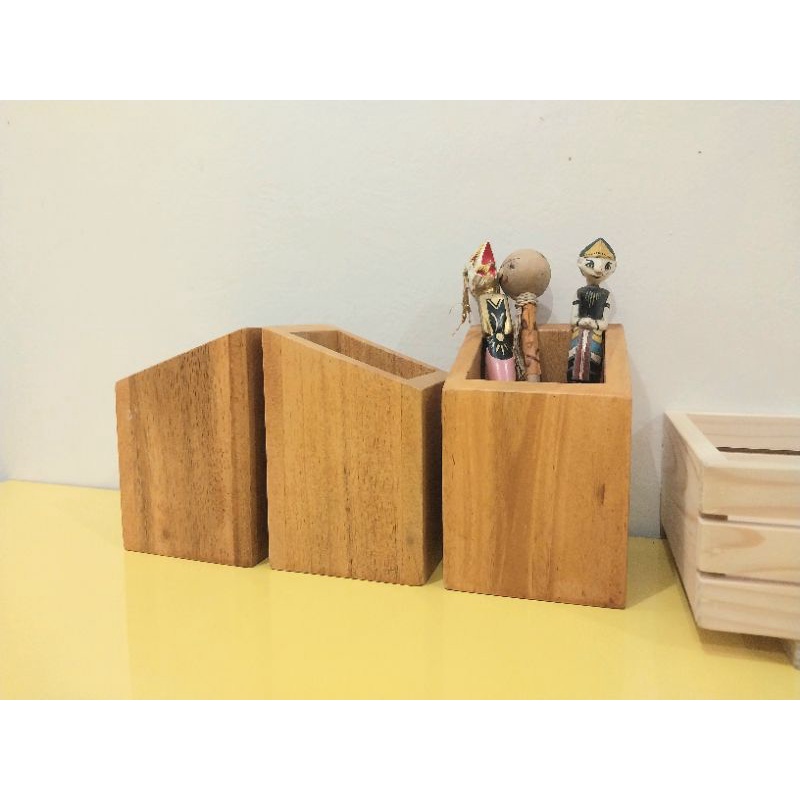 

Tempat Pensil Kayu