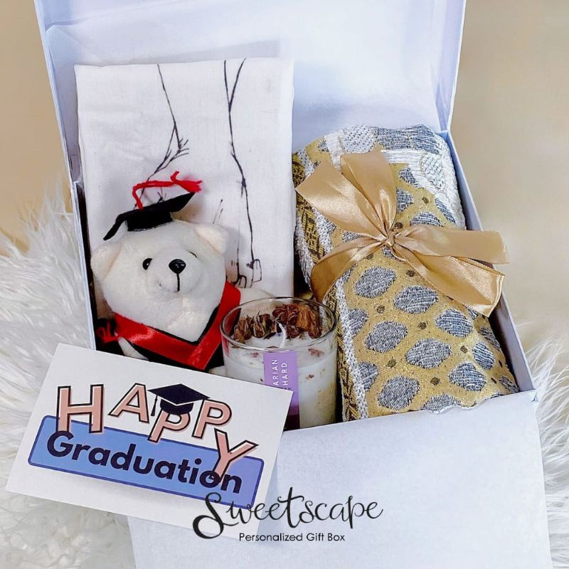 

Gift Box Package 385-Paket Hampers 385 - Hadiah Wisuda - Graduation