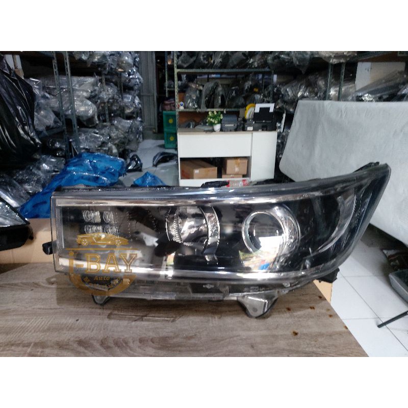 Headlamp Lampu Depan Toyota innova reborn Venturer toyota innova venturer original