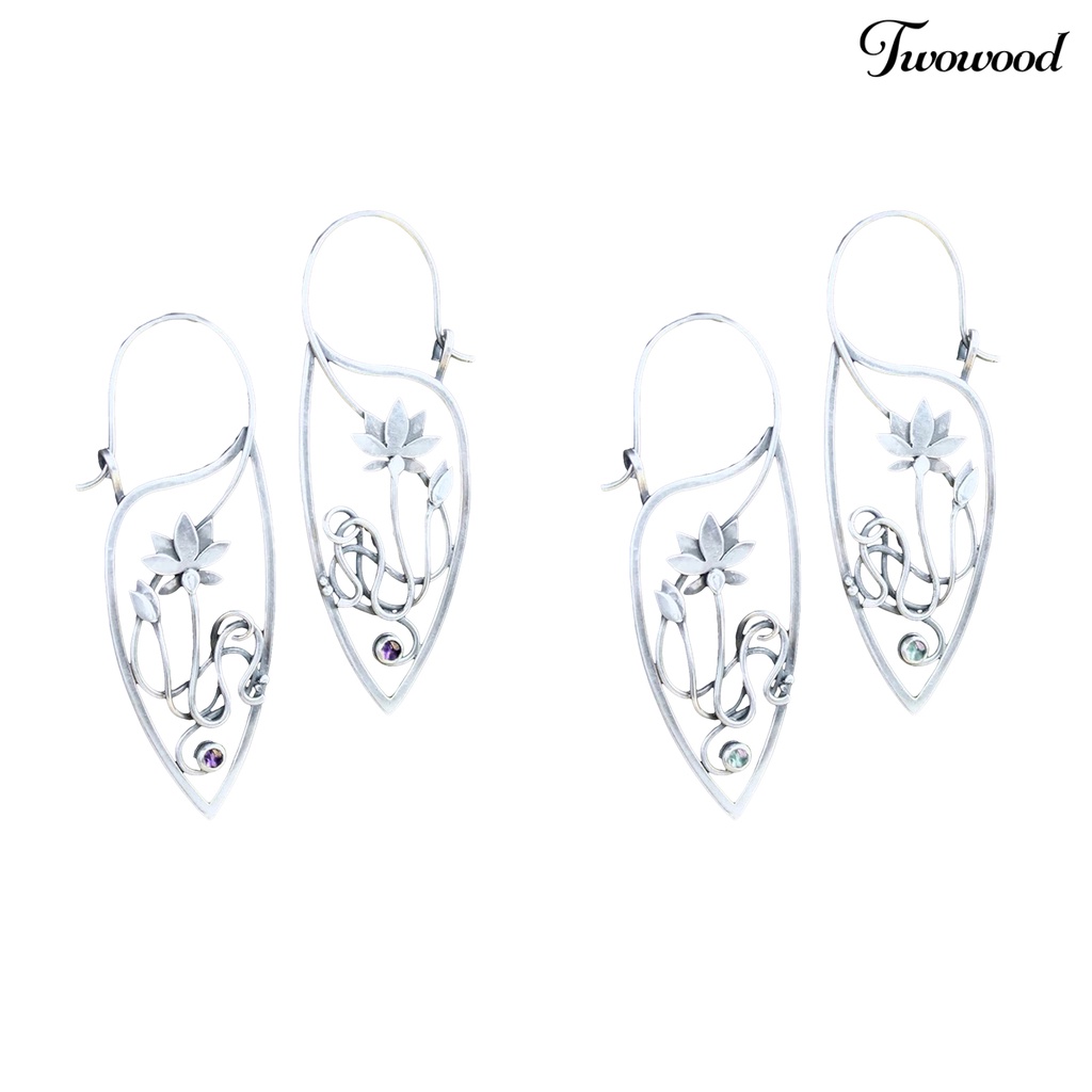 1 Pasang Anting Stud Desain Bunga Model Hollow Out Untuk Wanita