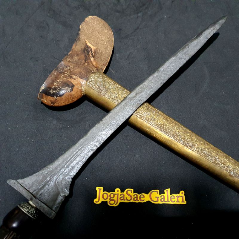 Keris Pusaka Pasopati Tangguh Majapahit kulit semongko sepuh