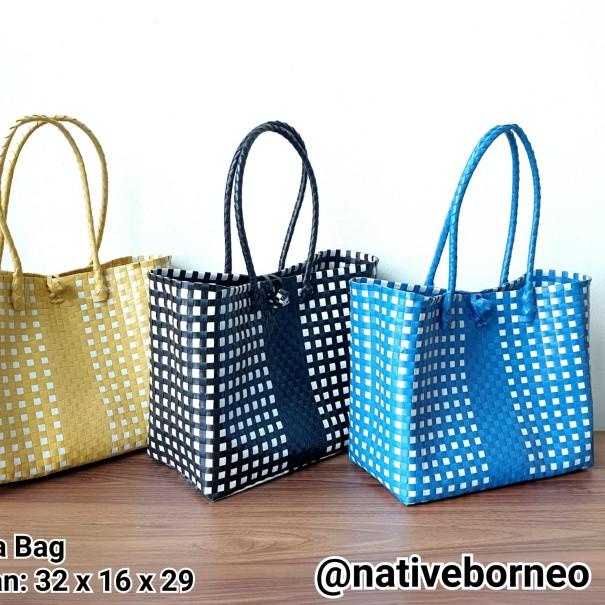 Ayana Bag - Tas Anyam Plastik, Tas Parcel Hampers, Shopping Bag Jumbo - Hitam