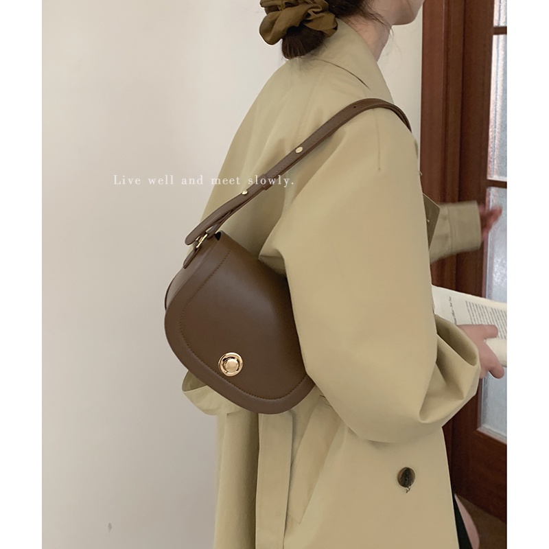 Suhao niche tekstur tas ketiak wanita 2022 baru trendi musim gugur dan musim dingin fashion retro tas pelana semua pertandingan tas bahu utusan