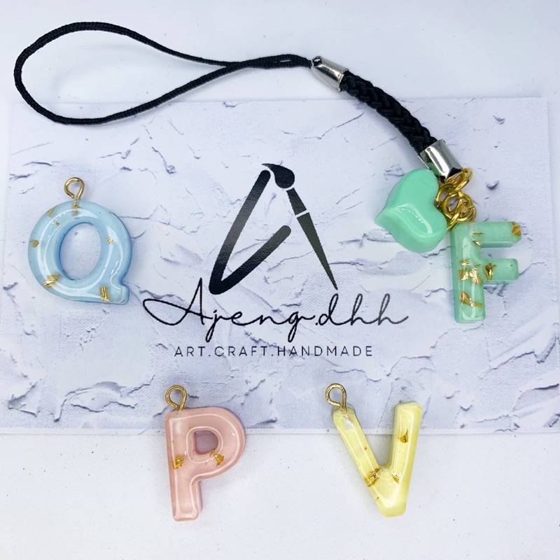 Gantungan HP lucu unik inisial huruf alphabet custom