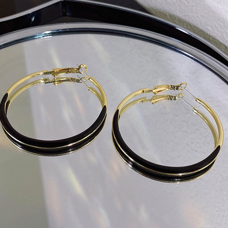 Fancyqube Anting Hoop Besar Enamel Cicle Warna Hitam Putih Untuk Wanita