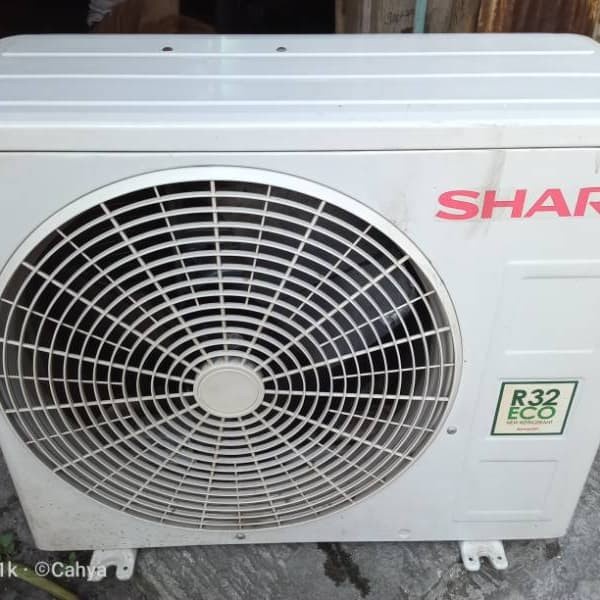 Outdoor AC Sharp 1pk standar.ori kondisi 85%