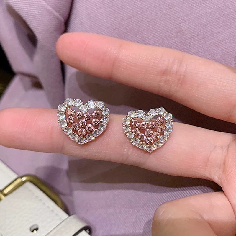 Anting Bentuk Hati Aksen Berlian Imitasi Warna Pink Gaya Korea