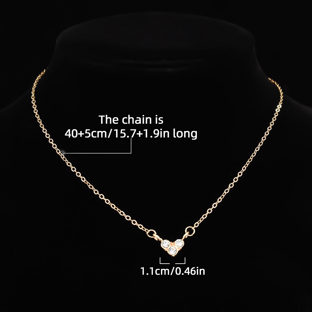 Kalung Choker Rantai Klavikula Hias Liontin Hati Kristal Bahan Alloy Untuk Wanita