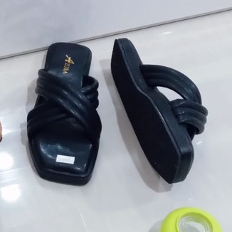 Platform Sandal Silang Super Empuk Terbaru