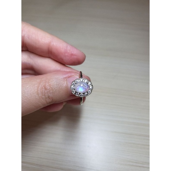 Cincin Moonstone
