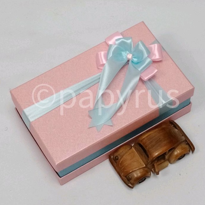 

PAPYRUS Sandwich 15x25 Tinggi 8cm Kotak Kado Gift Box