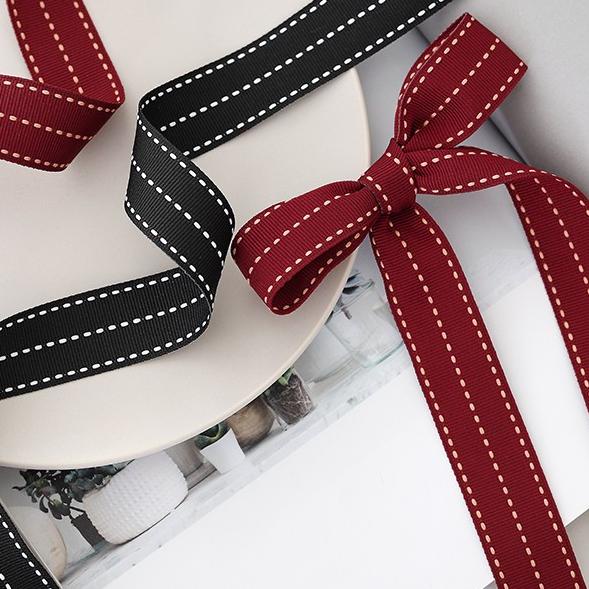 

Pita Grossgrain Lines Bunga Kado / Ribbon Grosgrain 2.6cm x 20Yard - White