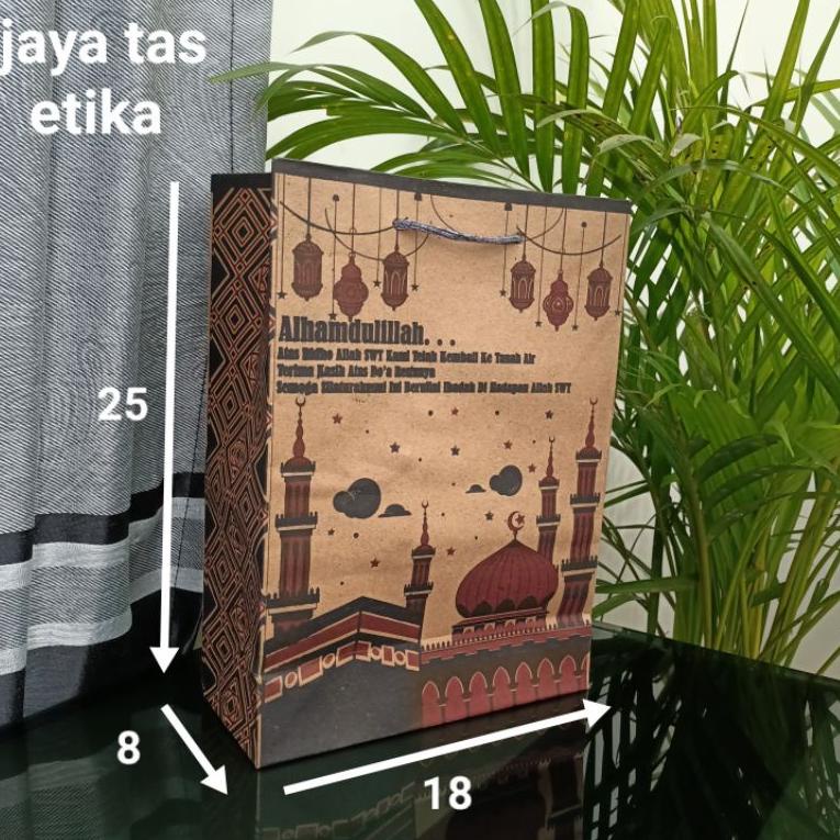 

ヒ paperbag haji/tas kertas /souvenir haji P18xL8xT25 harga per lusin ミ