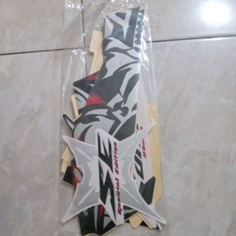 striping list ninja rr 2013 SE hitam putih
