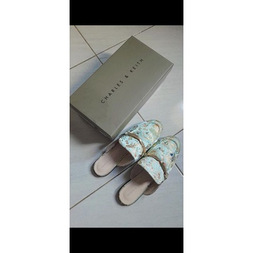 SEPATU SANDAL CHARLES AND KEITH (PRELOVED)