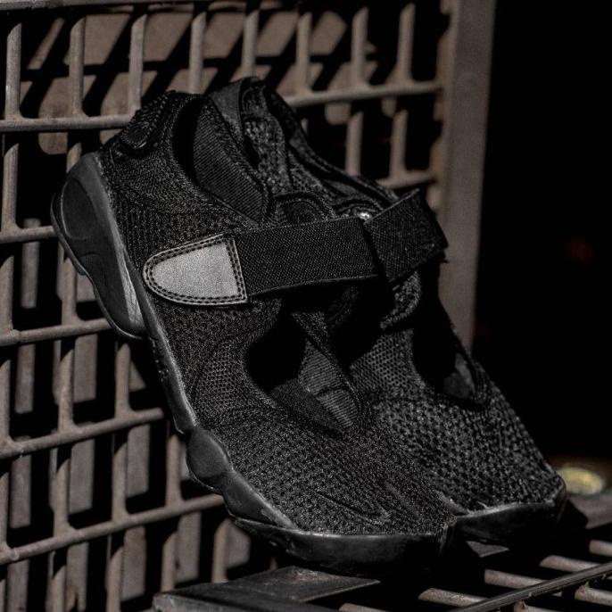 Sepatu Sandal Nike Air Rift Ninja Triple Black Atormelzi