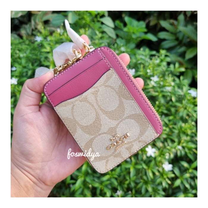 

Name Tag Coach Zip Card Case Signature Khaki - New With Tag