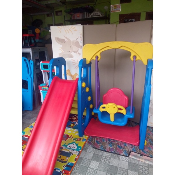 Preloved slide & swing tobebe / slide & swing tobebe / mainan perosotan ayunan anak