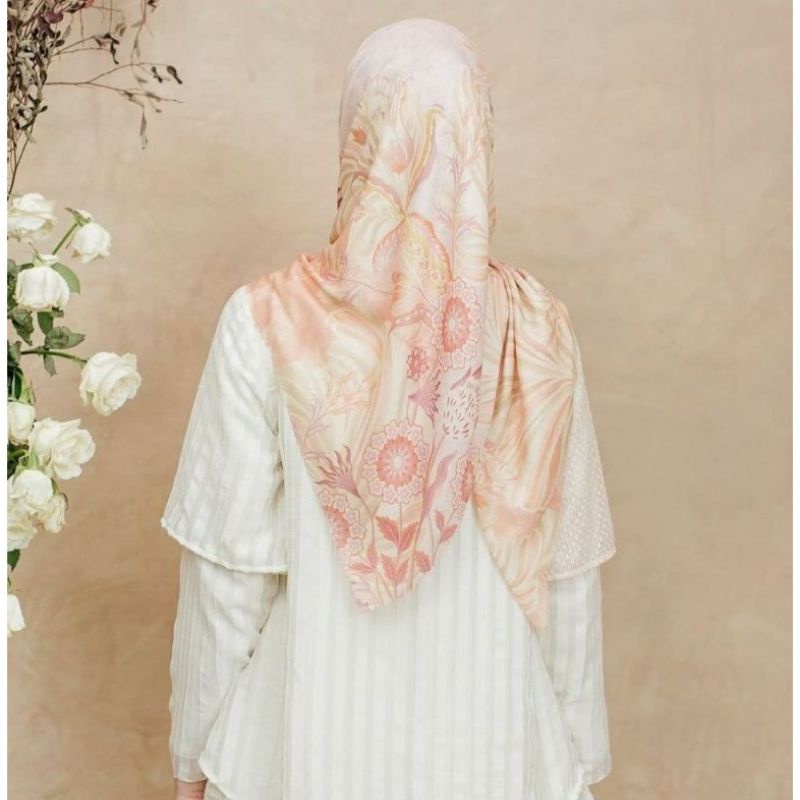 Jeumpa scarf blush wearing klamby