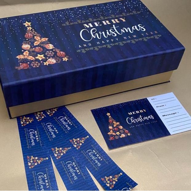 

Gift box/ box natal/ box Christmas/ kotak kado: kotak hadiah/ hard box