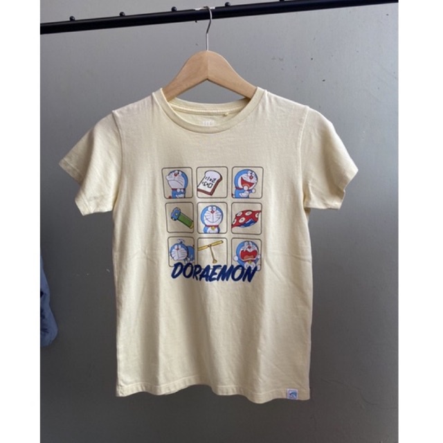 Kaos Uniqlo x Doraemon