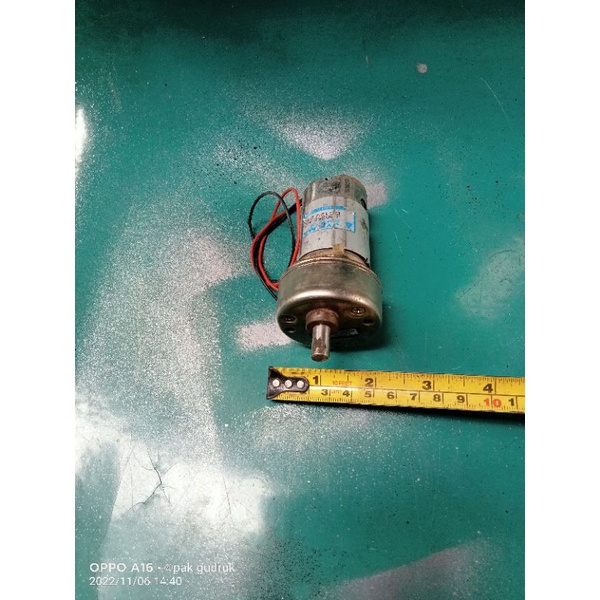 Dinamo DC Gearbox 12V 240Rpm