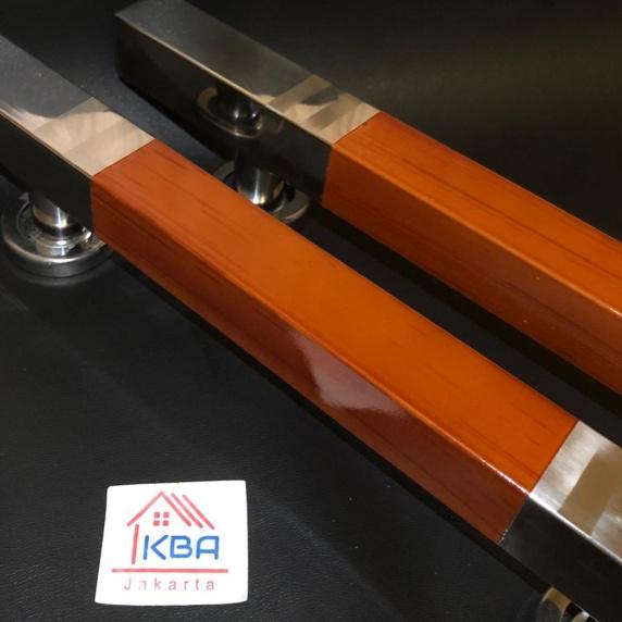 Handle Pintu Minimalis Kombinasi Kayu