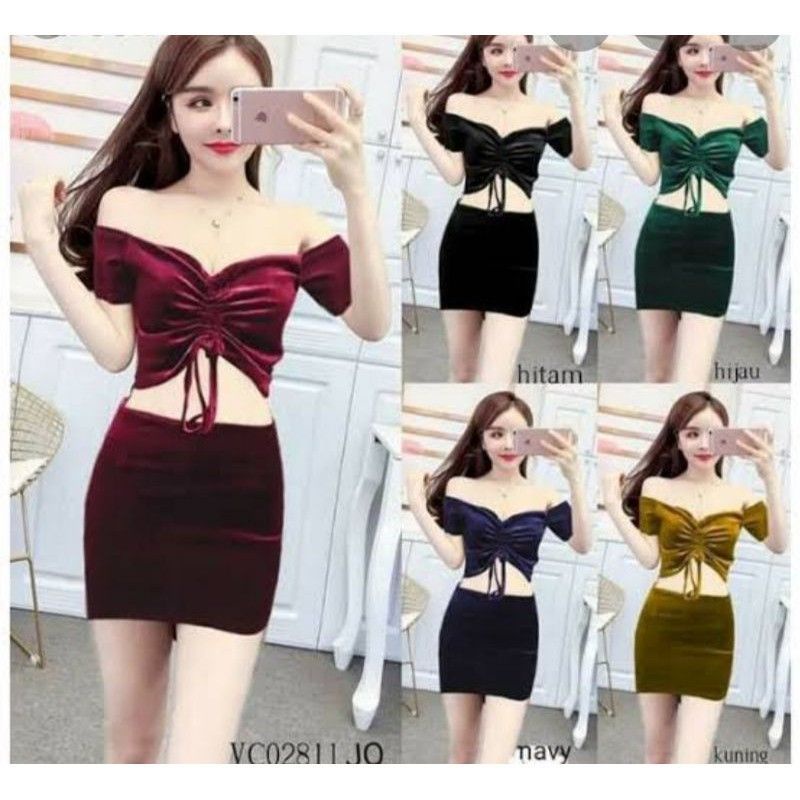 Yejin Setelan Bludru One Set Velvet Sabrina 940