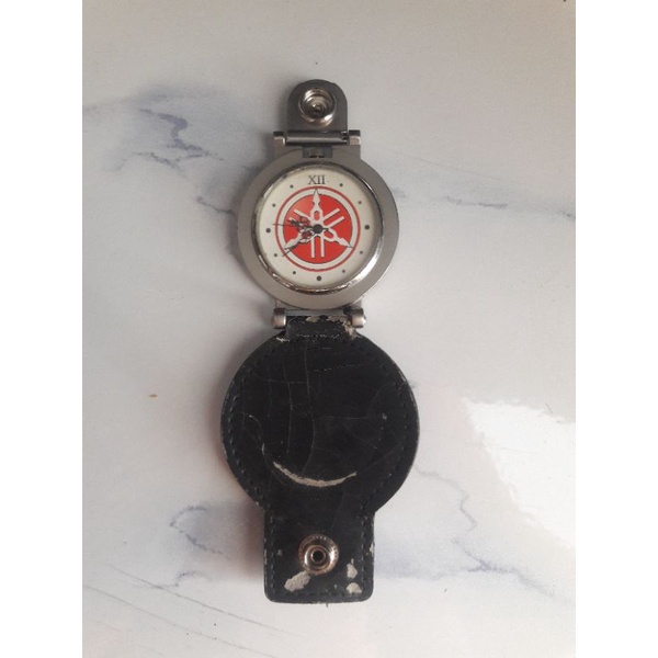 jam saku digital souvenir