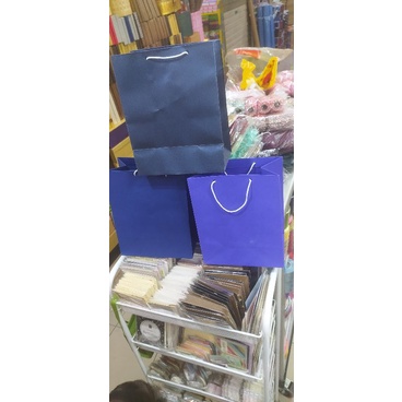 

paper bag buku warna bahwa besar isi 12 pcs (20*12*25)