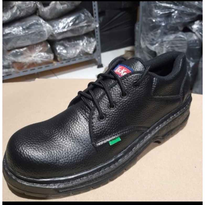 sepatu safety pendek tali warna hitam