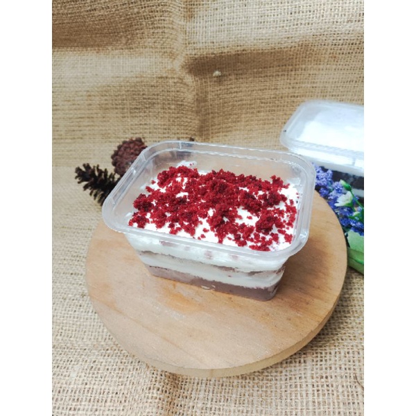 

Red Velvet Dessert Box