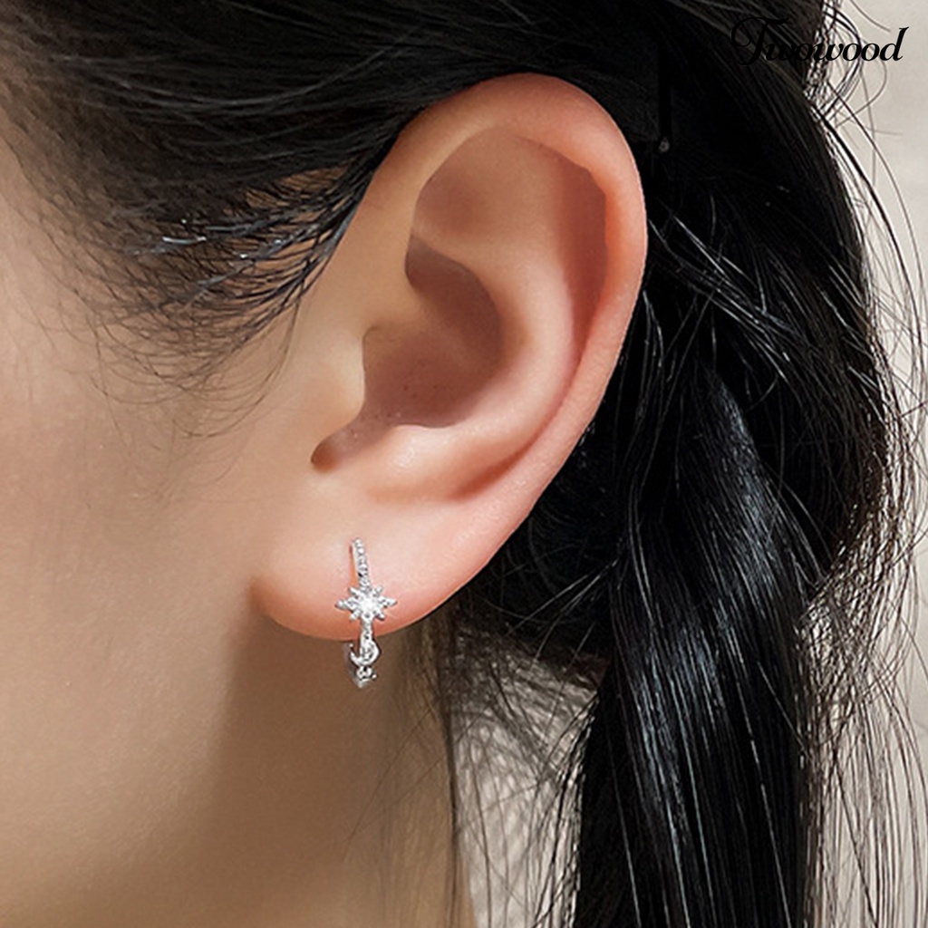 1 Pc Anting Stud Bentuk Bintang Bulan C Aksen Berlian Imitasi Bahan Tembaga Untuk Wanita