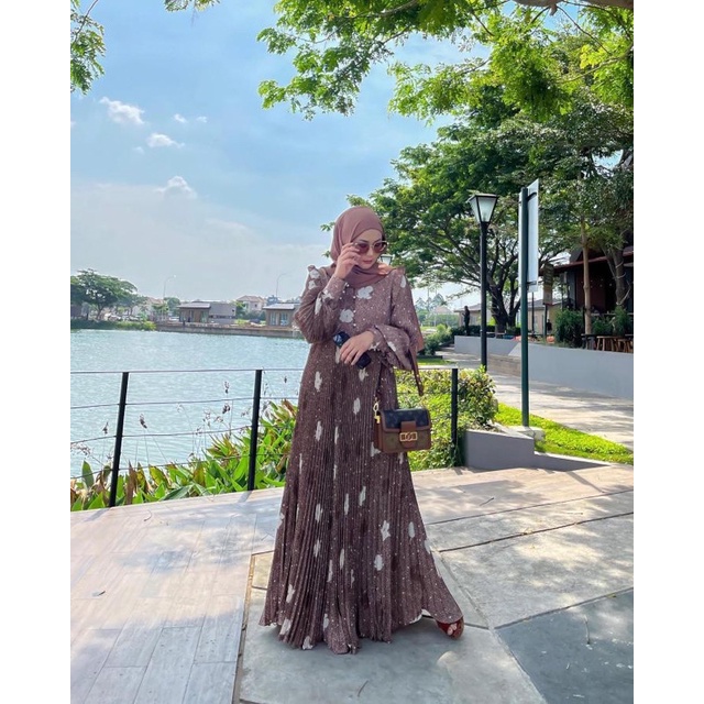 Dress Plisket Motif