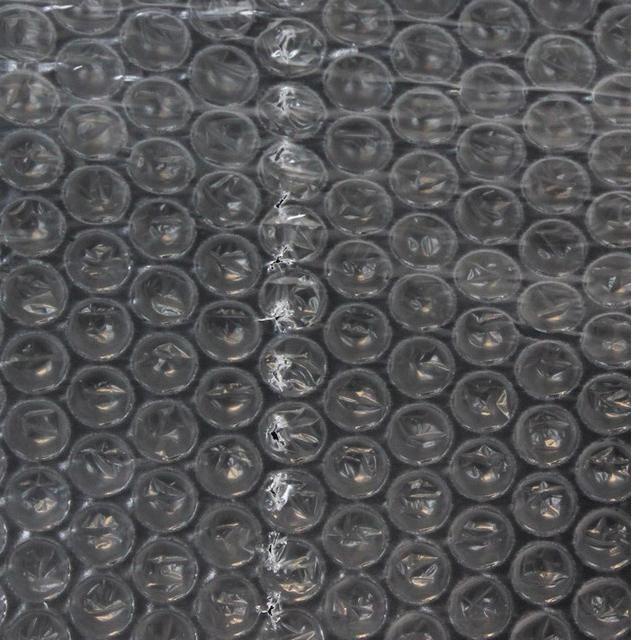 

Bubble Wrap Hitam 60cm X 50m / Buble Wrap