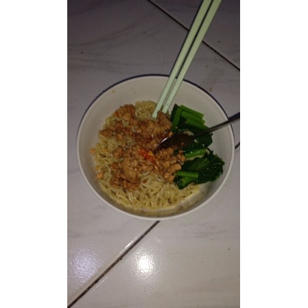 

Mie ayam vianna resto cengkareng timur