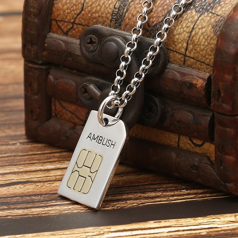 Liontin Ponsel SIM Card Bahan Stainless Steel Gaya Hip Hop Kasual Untuk Pria