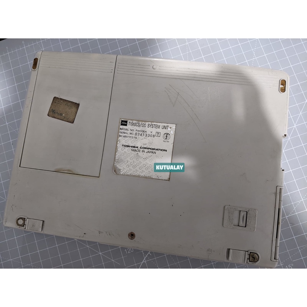 Laptop Jadul Vintage Toshiba T1910CS Putih Langka Minus