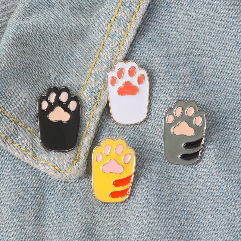 Pin Bros Lencana Enamel Bentuk Kartun Cakar Kucing Untuk Hadiah Teman