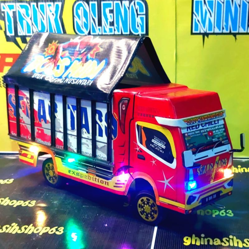 Miniatur truk oleng full variasi lampu terpal murah